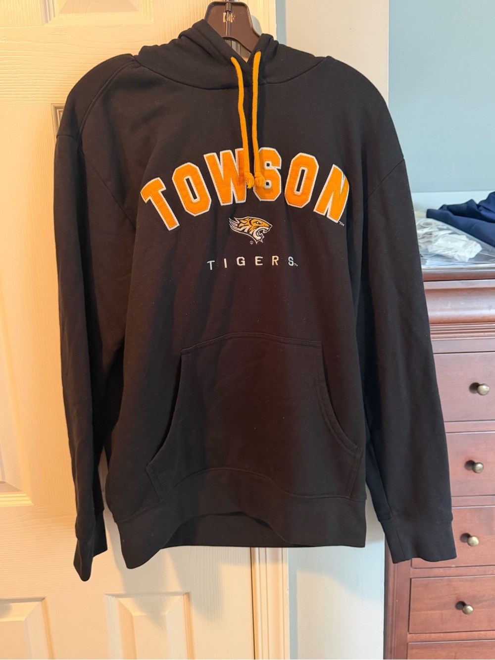 Towson University Tigers Black & Gold Pullover Hoodie